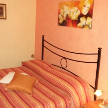 Casa Malvarosa Hotell 3*